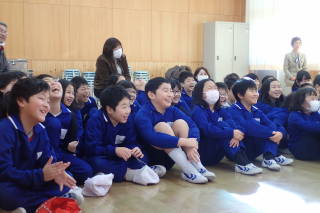 たくさんたくさん笑いました。 たくさんたくさん笑いました。