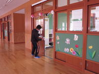 教室の出入り口の消毒