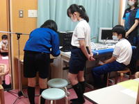 放送集会の様子