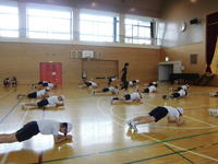 「きついっ」　「はぁ～もう少し、がんばって～」」