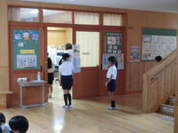 しずかにねぇ～