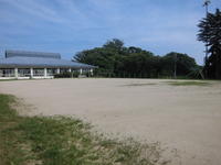 静かな校庭もうだるような暑さです。