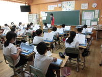 ５年生の音楽の授業の様子。