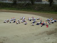 待機場所でもきちんと待ってるね、えらい！