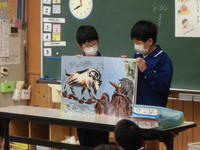 先輩らしい読み聞かせ