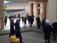 先生お手本でとんでます。