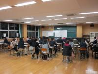 各教室に分かれての委員会の様子