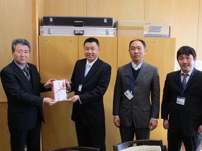 友誉会長、誉士副会長、満広会計よりご寄付いただきました。