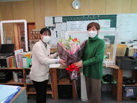 花束を贈りました。