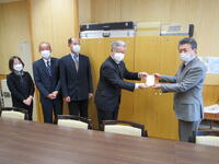 平 義則 会長よりご寄付をいただきました。