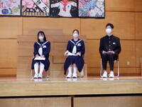 発表する代表生徒たち 発表する代表生徒たち