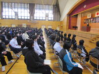 寒いので防寒着着用での始業式 寒いので防寒着着用での始業式