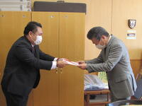 菊田広嗣様より金弐十弐万円寄付を受け取りました 菊田広嗣様より金弐十弐万円寄付を受け取りました