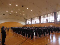 在校生と見送りに来てくれた卒業生たち