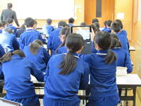 タブレットを使っての調べ学習