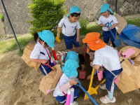 EEEEE2F9-F855-4906-8F65-87598627CA9E